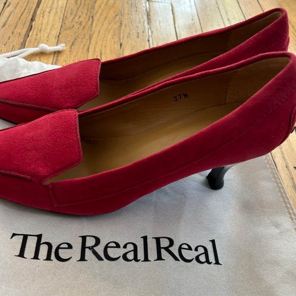 Tod’s Red Suede Studded Accents Kitten Heel Pumps Size 7.5 - Picture 2 of 4